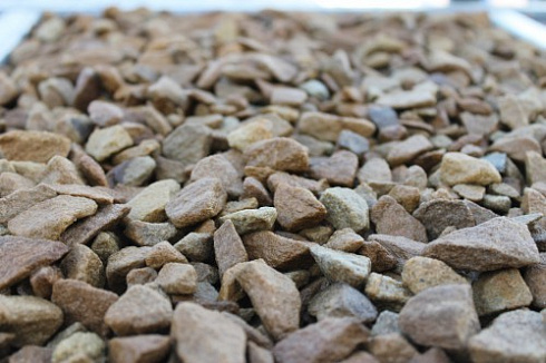 Kamenclub.ru: Щебень крошка желтый (песчаник) фр. 20-40 мм.  купить в Самаре песчаник бежевый рыжий каменная крошка песчаника 9500 руб/т   фото КАМЕНЬ КЛУБ