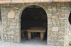 Kamenclub.ru: Песчаник для строительства и кладки блочный (фр 100-200 мм)  купить в Самаре песчаник бежевый серый рыжий валун мелкий для строительства песчаник 6500 руб/т   фото КАМЕНЬ КЛУБ