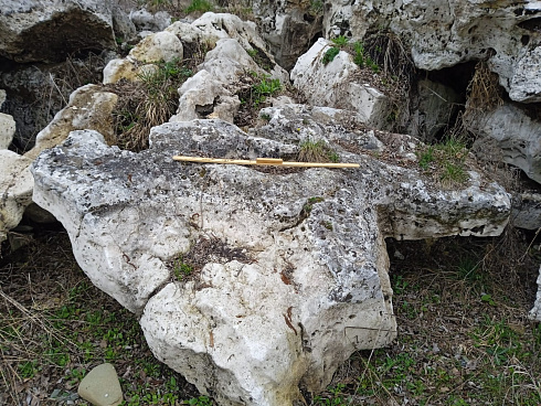 Kamenclub.ru: Выветренный известняк (степной) фр. 500-1500 мм.  купить в Самаре    10000 руб/т   фото КАМЕНЬ КЛУБ