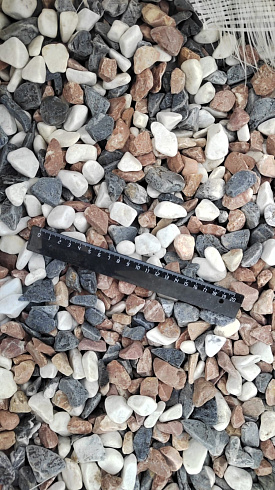 Kamenclub.ru: Мраморная крошка (щебень галтованный микс:белый-зеленый-розовый) фр.20-40 мм.  купить в Самаре мрамор белый, зеленый, розовый мрамор декоративный (галтовка) 15500 руб/т   фото КАМЕНЬ КЛУБ