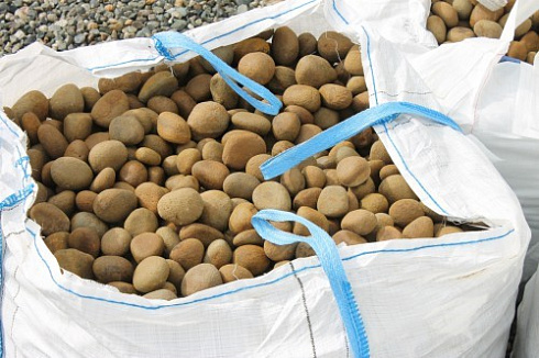 Kamenclub.ru: Песчаник ядра, фр. 100-300 мм  купить в Самаре песчаник бежевый серый рыжий речная галька 5 000 руб/т   фото КАМЕНЬ КЛУБ