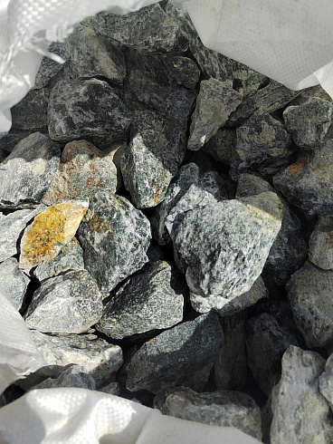 фото Галтованный жадеит (фр. 70-100 мм)  купить в Самаре в интернет-портале КАМЕНЬ КЛУБ