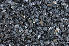 Kamenclub.ru: Щебень крошка черный (мрамор) фр. 3-5 мм.  купить в Самаре мрамор черный белый с прожилками щебень мраморный декоративный колотый 18000 руб/т   фото КАМЕНЬ КЛУБ