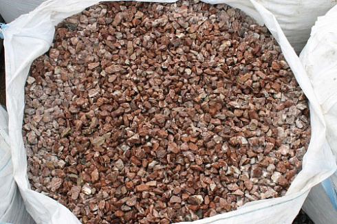 Kamenclub.ru: Мраморная крошка (щебень крошка розовый) фр. 20-40 мм.  купить в Самаре мрамор розовый, красный мраморная крошка декоративная 11000 руб/т   фото КАМЕНЬ КЛУБ