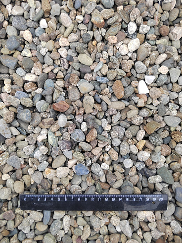 Kamenclub.ru: Галька речная окат (серая) фр.10-20 мм купить  в Самаре галька речная серая, серый, темно-серый, светло-серый, коричневый ландшафтная декоративная речная окатанная округлая галька 5000 руб/т   фото КАМЕНЬ КЛУБ