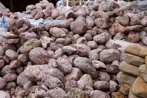 Kamenclub.ru: Розовый валунчик фр.100-300 мм.  купить в Самаре крупный природный камень розовый, серый молочный красный речной галечник природный 7850 руб/т   фото КАМЕНЬ КЛУБ