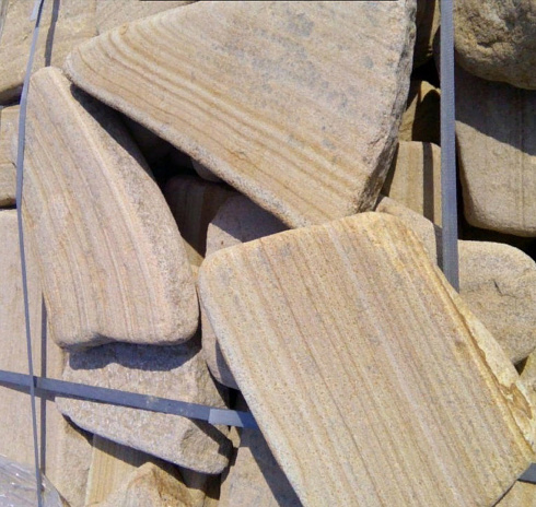 Kamenclub.ru: Песчаник пластушка галтованный желтый с рисунком (3 см)  купить в Самаре плитняк - пластушка желтый песчаник 21000 руб/м3   фото КАМЕНЬ КЛУБ