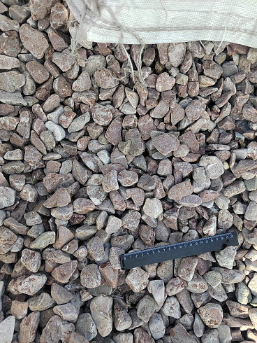 Kamenclub.ru: Мраморная крошка (щебень галтованный розовый) фр.20-40 мм.  купить в Самаре мрамор розовый, красный оголтованный округлый щебень  15000 руб/т   фото КАМЕНЬ КЛУБ