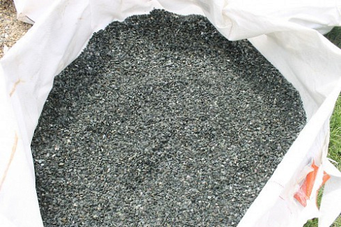 Kamenclub.ru: Щебень крошка зеленый (змеевик) фр. 5-10 мм  купить в Самаре змеевик зеленый, салатовый ландшафтный декоративный щебень крошка 7 200 руб/т   фото КАМЕНЬ КЛУБ