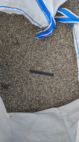 Kamenclub.ru: Галька речная окат (серая) фр.3-5 мм купить  в Самаре галька речная серая бежевый темно-серый окатанный речной камень округлый 9500 руб/т   фото КАМЕНЬ КЛУБ