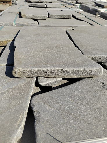 Kamenclub.ru: Песчаник галтованный для облицовки (фр. 2-5 см)  купить в Самаре песчник рыжий желтый серый песчаник окатанный речной 6 000 руб/т   фото КАМЕНЬ КЛУБ