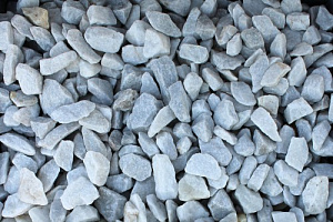 Kamenclub.ru: Мраморная крошка, щебень, цвет-белый,  фр. 20-40 мм.  купить в Самаре мрамор белый молочный слоновая кость айвори  мраморная крошка ландшафтная 12000 руб/т   фото КАМЕНЬ КЛУБ