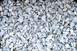 Kamenclub.ru: Мраморная крошка, щебень, цвет-белый, фр. 3-5 мм.  купить в Самаре мрамор белый молочный бежевый мрамор колотый 11500 руб/т   фото КАМЕНЬ КЛУБ
