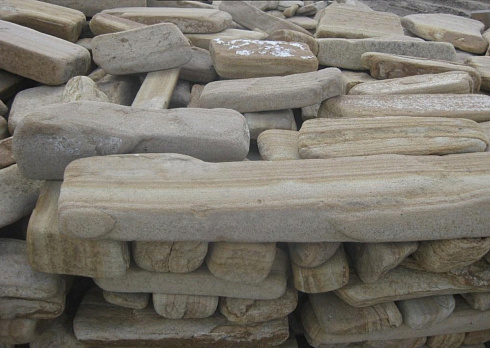 Kamenclub.ru: Песчаник пластушка галтованный желтый с рисунком (3 см)  купить в Самаре плитняк - пластушка желтый песчаник 21000 руб/м3   фото КАМЕНЬ КЛУБ