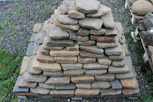 Kamenclub.ru: Песчаник галтованный для облицовки (фр. 2-5 см)  купить в Самаре песчник рыжий желтый серый песчаник окатанный речной 6 000 руб/т   фото КАМЕНЬ КЛУБ