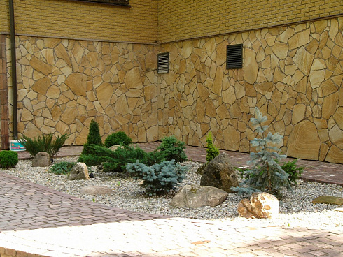 Kamenclub.ru: Песчаник пластушка желтый с разводом под дерево (2 см)  купить в Самаре плитняк желтый с разводами, желтый, рыжий, серый песчаник пластушка рваная ландшафтная 11 000 руб/м3   фото КАМЕНЬ КЛУБ