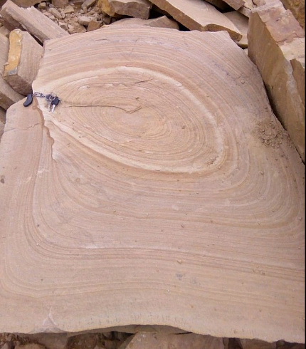 Kamenclub.ru: Форматный камень (плаха) пошаговая дорожка от 70-150 см (4 -12 см)  купить в Самаре плитняк  форматный плаха желтый песчаник 9 000 руб/т   фото КАМЕНЬ КЛУБ