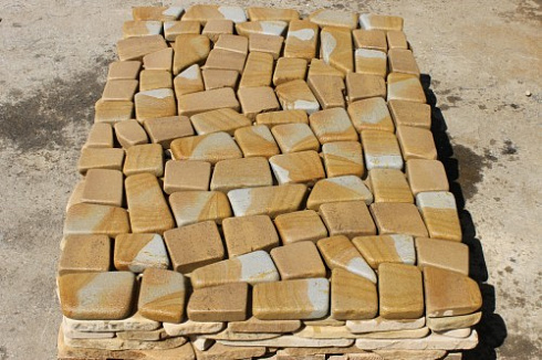 Kamenclub.ru: Песчаник брусчатка (Готика) art PSG-L-01  купить в Самаре    2300 руб/кв.м   фото КАМЕНЬ КЛУБ