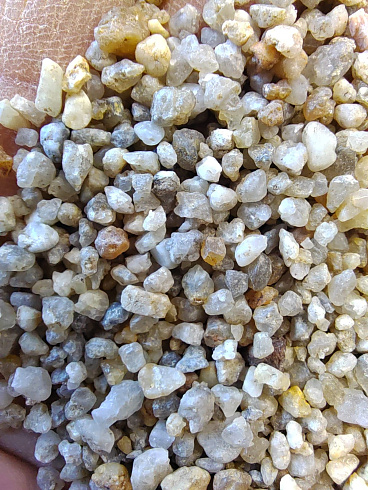 Кварцевый песок для площадок фр. 2-5 мм.  купить в Самаре фото Камень Клуб