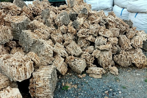 Kamenclub.ru: Крымский природный меотис фр. 100-500 мм.  купить в Самаре меотис бежевый рыжий молочный желтый ракушечник 4 500 руб/т   фото КАМЕНЬ КЛУБ