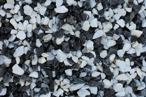 Kamenclub.ru: Мраморная крошка (щебень крошка микс : белый-черный-розовый) фр. 3-5 мм.  купить в Самаре мрамор белый, черный, розовый, разноцветный мраморная каменная крошка декорвтивная 12000 руб/т   фото КАМЕНЬ КЛУБ