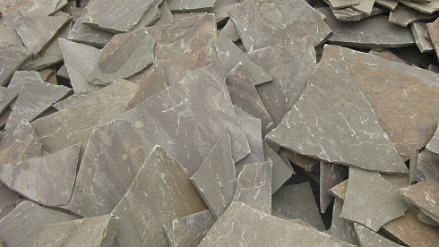 Kamenclub.ru: Песчаник пластушка серо-зеленый (1,5 см)  купить в Самаре плитняк - пластушка серо-зеленый, серый, зеленый пластушка рваная ландшафтная колотая 10200 руб/м3   фото КАМЕНЬ КЛУБ