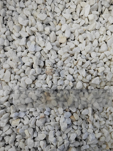 Kamenclub.ru: Мраморная крошка, щебень, цвет-белый, фр. 5-10 мм.  купить в Самаре мрамор белый, айвори, молочный мраморная каменная крошка ландшафтная 12000 руб/т   фото КАМЕНЬ КЛУБ