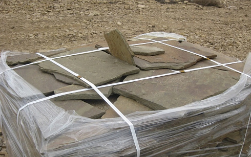 Kamenclub.ru: Песчаник пластушка серо-зеленый (3,0 см)  купить в Самаре песчаник серо-зеленый, серый, зеленый песчаник пластушка колотый рваный ландшафтный 10200 руб/м3   фото КАМЕНЬ КЛУБ