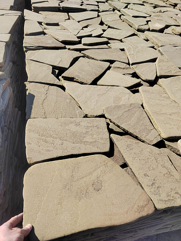 Kamenclub.ru: Песчаник галтованный для облицовки (фр. 2-5 см)  купить в Самаре песчник рыжий желтый серый песчаник окатанный речной 6 000 руб/т   фото КАМЕНЬ КЛУБ