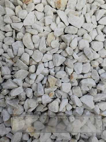 Kamenclub.ru: Мраморная крошка, щебень, цвет-белый, фр. 10-20 мм.  купить в Самаре мрамор белый, молочный айвори каменная ландшафтная декоративная крошка шебня 12000 руб/т   фото КАМЕНЬ КЛУБ