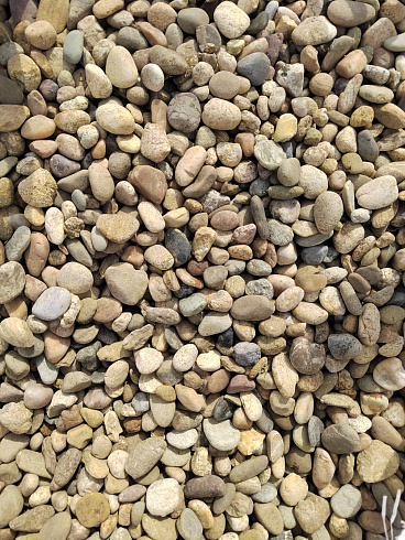 Kamenclub.ru: Галька речная окат рыжая фр. 20-40 мм. купить  в Самаре галька речная окатанная рыжая желтая серая округлая речная галька 5000 руб/т   фото КАМЕНЬ КЛУБ