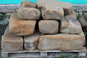 Kamenclub.ru: Песчаник для строительства и кладки (фр. 200-400 мм)  купить в Самаре песчаник бежевый серый рыжий желтый блоки для строительства из песчаника 6500 руб/т   фото КАМЕНЬ КЛУБ