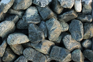 Kamenclub.ru: Щебень галтованный зеленый (змеевик) фр. 50-100 мм.  купить в Самаре галтовка мраморная зеленый, салатовый мрамор 12 500 руб/т   фото КАМЕНЬ КЛУБ