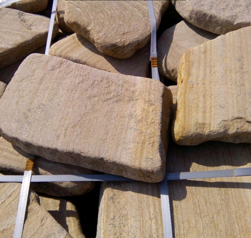 Kamenclub.ru: Песчаник пластушка галтованный желтый с рисунком (3 см)  купить в Самаре плитняк - пластушка желтый песчаник 21000 руб/м3   фото КАМЕНЬ КЛУБ