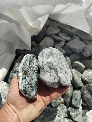 фото Галтованный жадеит (фр. 70-100 мм)  купить в Самаре в интернет-портале КАМЕНЬ КЛУБ