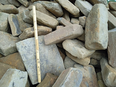 Kamenclub.ru: Песчаник для мощения дорожек, площадок, парковок ( фр 5-10 см)  купить в Самаре песчаник  серый желтый коричневый рыжий песчаник оголтованный окатанный 6500 руб/т   фото КАМЕНЬ КЛУБ