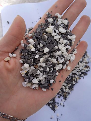 Kamenclub.ru: Мраморная крошка (щебень крошка микс: белый-зеленый-розовый) фр. 5-10 мм  купить в Самаре мрамор белый, зеленый, розовый, разноцветный, молочный декоративная ландшафтная мраморная крошка 9500 руб/т   фото КАМЕНЬ КЛУБ