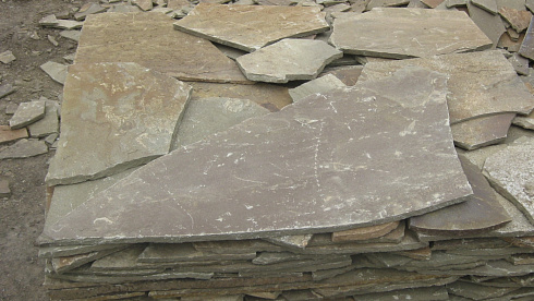 Kamenclub.ru: Песчаник пластушка серо-зеленый (1,5 см)  купить в Самаре плитняк - пластушка серо-зеленый, серый, зеленый пластушка рваная ландшафтная колотая 10200 руб/м3   фото КАМЕНЬ КЛУБ