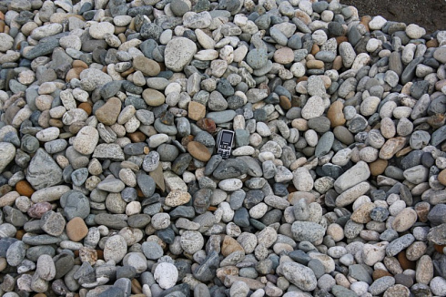 Kamenclub.ru: Галька речная окат (серая) фр.40-60 мм купить  в Самаре галька речная серый бежевый рыжий коричневый округлый речной камень 5000 руб/т   фото КАМЕНЬ КЛУБ