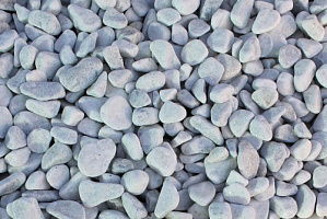 Kamenclub.ru: Мраморная крошка (щебень галтованный белый), фр.20-40 мм.  купить в Самаре мрамор белый бежевый молочный мраморный щебень декоративный 17000 руб/т   фото КАМЕНЬ КЛУБ