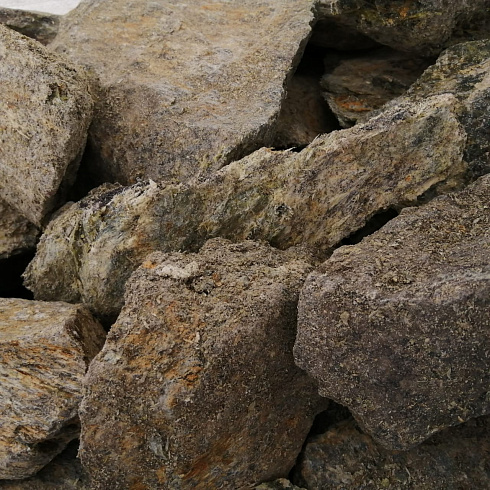 фото Змеевик салатовый  (фр. 70-100 мм)  купить в Самаре в интернет-портале КАМЕНЬ КЛУБ