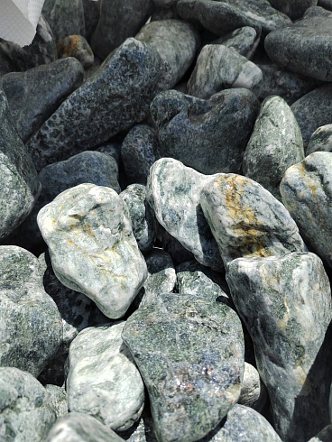 фото Галтованный жадеит (фр. 70-100 мм)  купить в Самаре в интернет-портале КАМЕНЬ КЛУБ