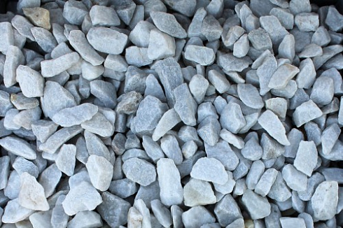 Kamenclub.ru: Мраморная крошка, щебень, цвет-белый, фр. 40-70 мм.  купить в Самаре мрамор белый молочный айвори мраморный каменный декоративный  12000 руб/т   фото КАМЕНЬ КЛУБ