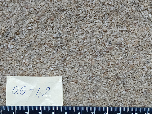Кварцевый песок для площадок фр. 0,6-1,2 мм.  купить в Самаре фото Камень Клуб