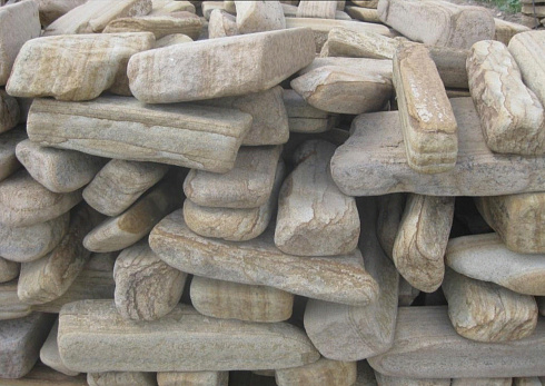 Kamenclub.ru: Песчаник пластушка галтованный желтый с рисунком (3 см)  купить в Самаре плитняк - пластушка желтый песчаник 21000 руб/м3   фото КАМЕНЬ КЛУБ