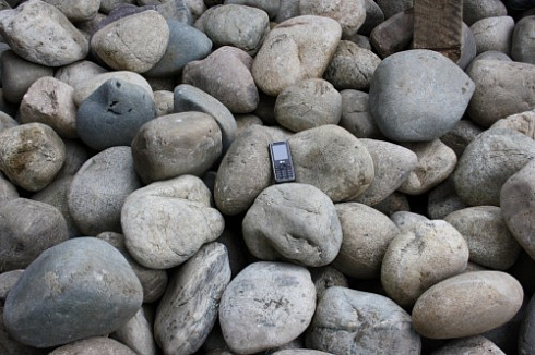 Kamenclub.ru: Речной валун (Ассорти) фр.100-300 мм.  купить в Самаре галечник серый, темно-серый, светло-серый речная галька крупных размеров 4200 руб/т   фото КАМЕНЬ КЛУБ