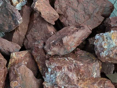 Kamenclub.ru: Щебень крошка красный (ЯШМА) фр. 10-20 мм.  купить в Самаре яшма красный, бордовый, оранжевый, рыжий декоративный каменный ландшафтный щебень колотый 9000 руб/т   фото КАМЕНЬ КЛУБ