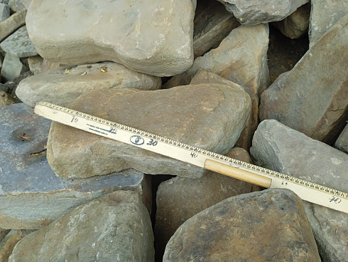 Kamenclub.ru: Песчаник для мощения дорожек, площадок, парковок ( фр 5-10 см)  купить в Самаре песчаник  серый желтый коричневый рыжий песчаник оголтованный окатанный 6500 руб/т   фото КАМЕНЬ КЛУБ