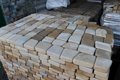 Kamenclub.ru: Песчаник брусчатка (Готика) art PSG-L-01  купить в Самаре    2300 руб/кв.м   фото КАМЕНЬ КЛУБ