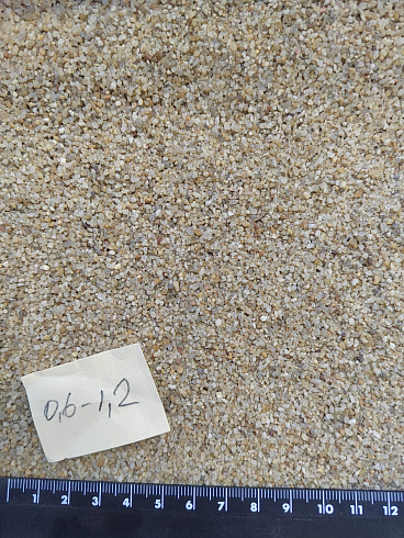 Кварцевый песок для площадок фр. 0,6-1,2 мм.  купить в Самаре фото Камень Клуб